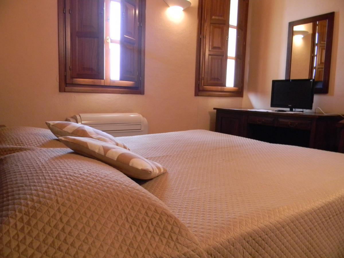 Hotel Sport Village Іглесіас Екстер'єр фото